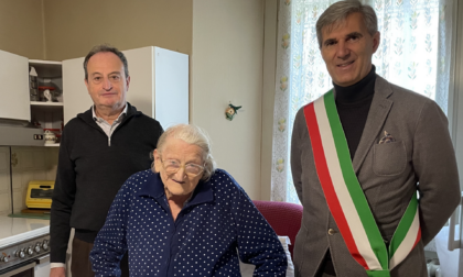 Auguri per i 100 anni della signora Lina Donchi