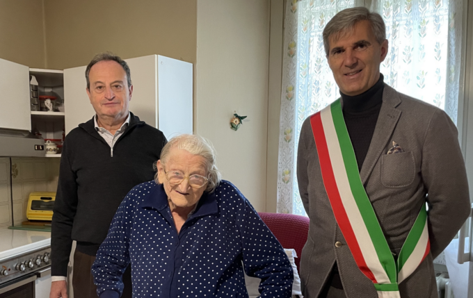 Auguri per i 100 anni della signora Lina Donchi
