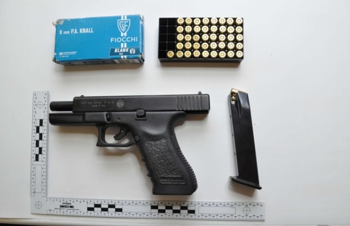 Spara in piazza Garibaldi per rubare un cellulare, un arresto a Sondrio