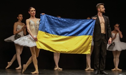 L'Ukrainian Classical Ballet presenta "Il lago dei cigni" al Teatro Sociale