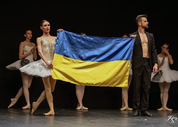 L’Ukrainian Classical Ballet presenta “Il lago dei cigni” al Teatro Sociale