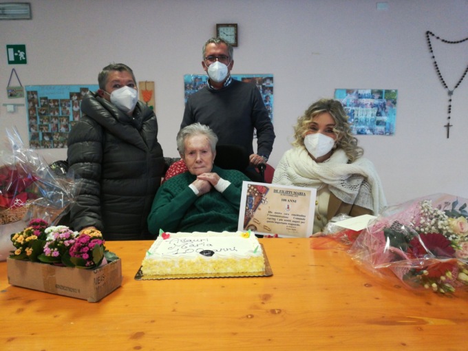 I primi 100 anni per Maria De Filippi