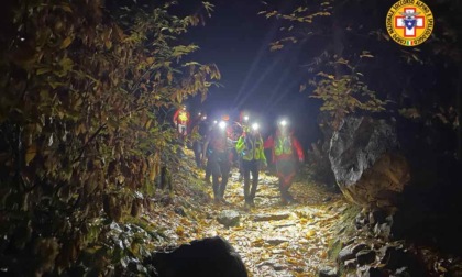 Escursioniste sorprese dal buio, salvate nella notte