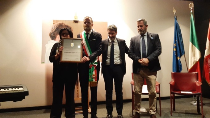 L’Abbondino d’Oro consegnato alla memoria di don Roberto Malgesini