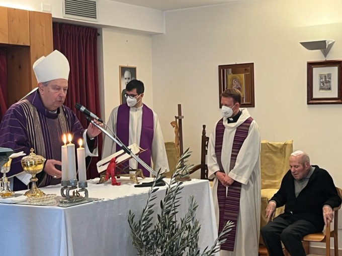 Il cardinale in Casa di riposo