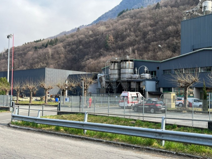 Si ribalta con il muletto, 26enne grave in ospedale