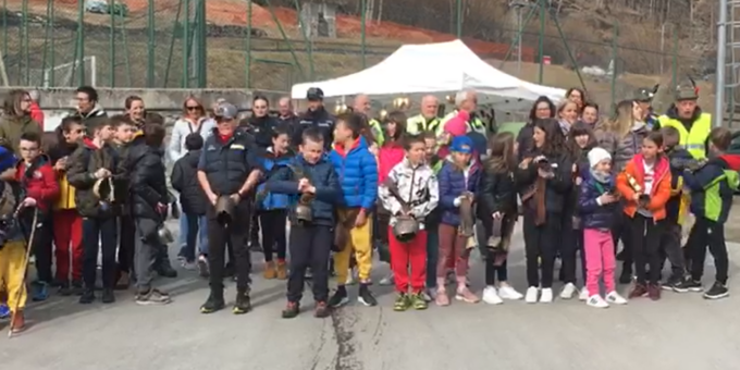 A Lanzada suonano i campanacci della solidarietà
