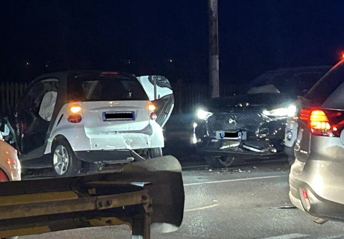 Scontro tra auto e camper, incidente lungo la Statale 38