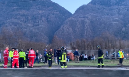 Tragico incidente lungo la ferrovia a San Pietro Berbenno: due vittime di 15 e 17 anni