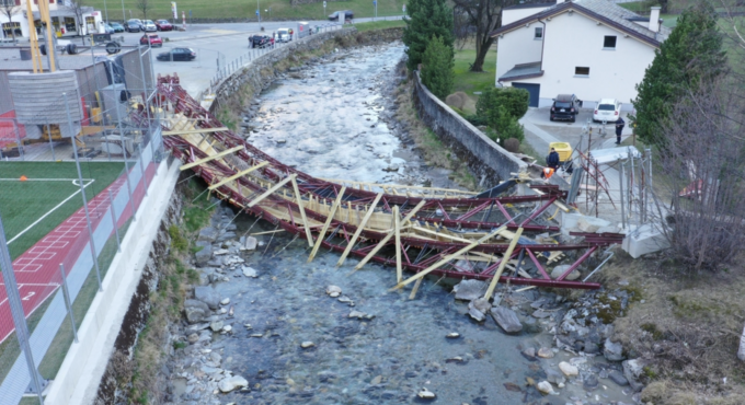Crolla ponte a Poschiavo: quattro operai italiani sono rimasti feriti