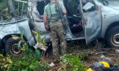 La jeep di Padre Arialdo salta su una mina: tre morti, lui è salvo