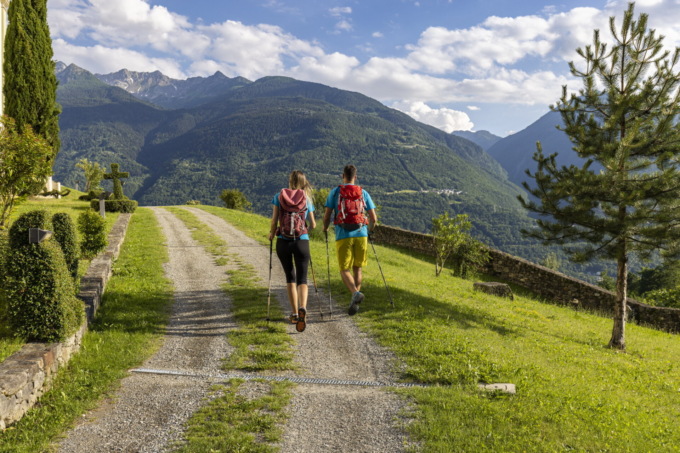 Torna, dopo quattro anni, “Cammin camminando, gruppi di passi felici”