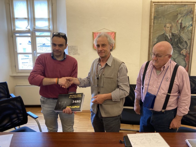 Consegnate le oltre 3500 firme anti lupo