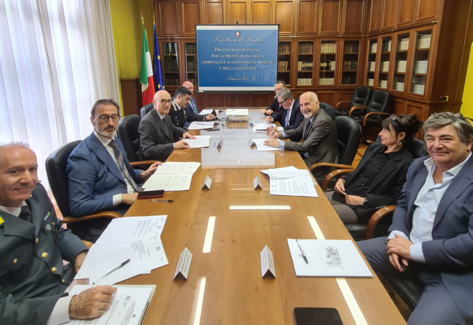 Prevenire la criminalità: siglato il protocollo tra Prefettura e Abi
