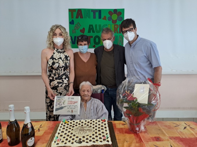 La Casa di Riposo celebra i 107 anni di Vittorina