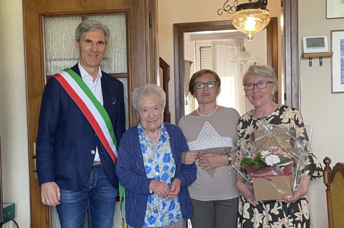 Sondrio festeggia le 100 candeline della signora Maria
