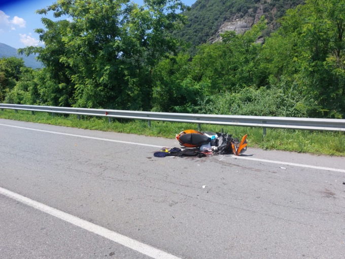 Incidente tra un camion e uno scooter, grave  un 45enne