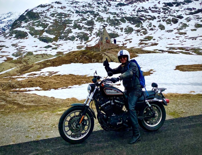 In moto sul Gavia, ecco com’è oggi la strada verso il passo
