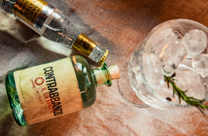 Livigno festeggia la giornata mondiale del Gin con il suo “Contrabbando”