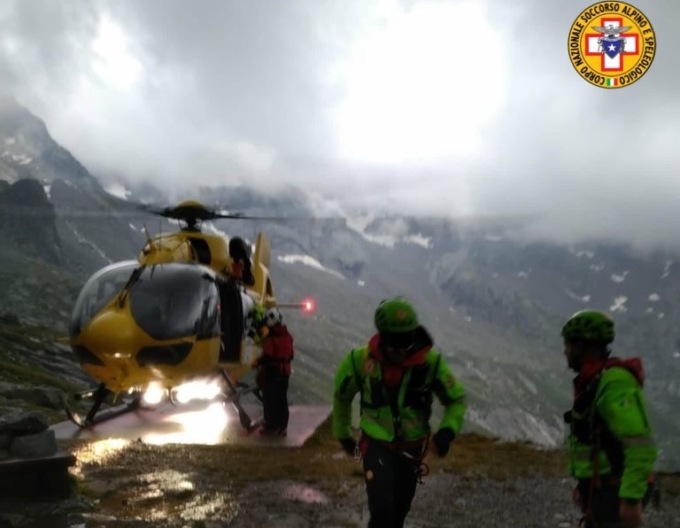 Bloccati in parete a 3000 metri, soccorsi difficili