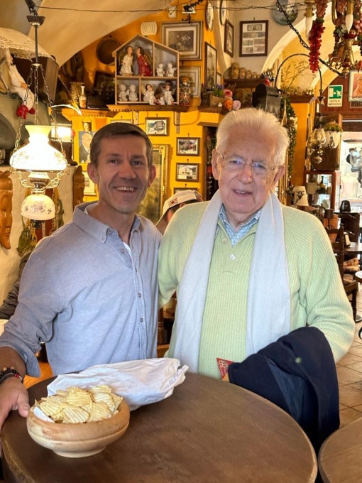 Mario Monti è in vacanza a Bormio