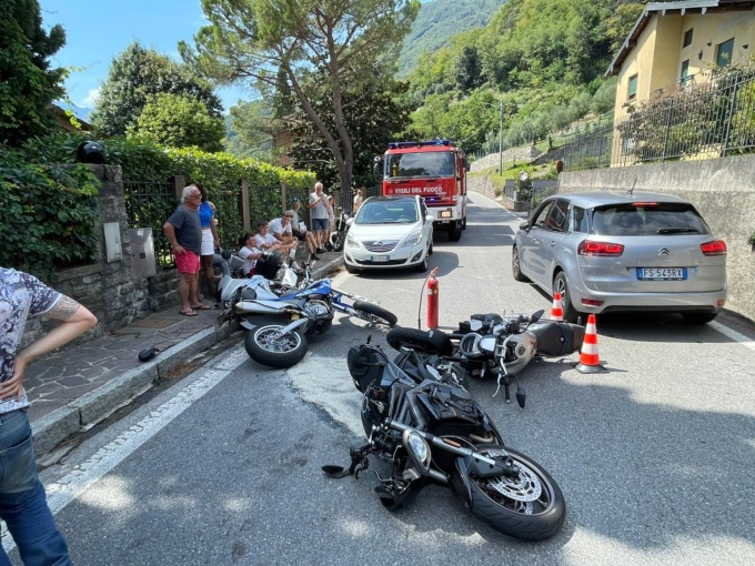 Scontro tra auto e motocicli a Gera Lario
