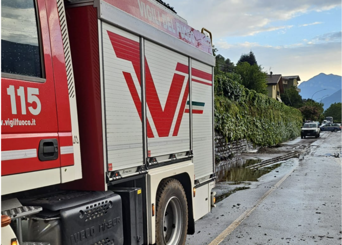 Frana tra Dorio e Dervio: in tilt la ferrovia e chiusa la Strada Provinciale 72