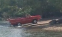 Per il Lago si aggira una auto anfibia