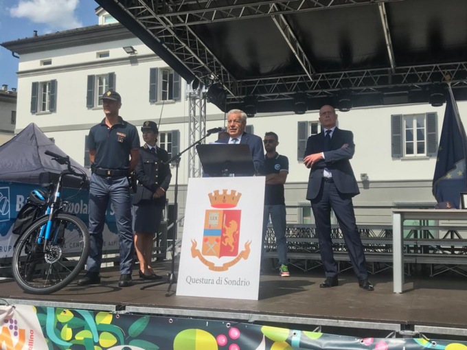 E-bike donate dalla Banca Popolare di Sondrio alla Polizia