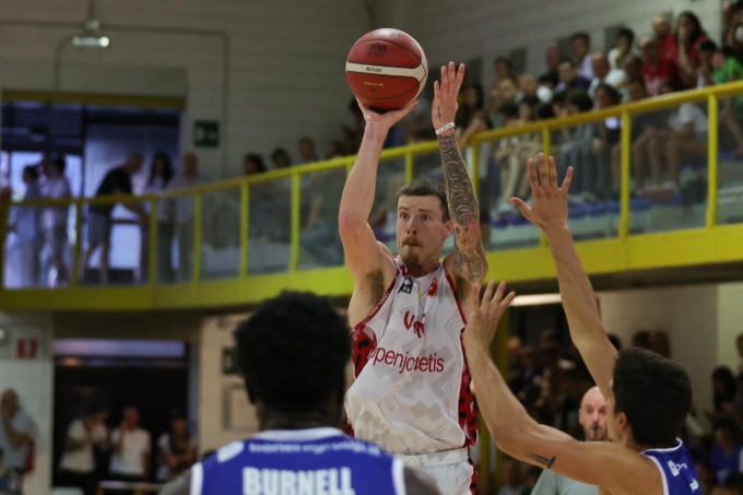Pallacanestro Varese batte Massagno