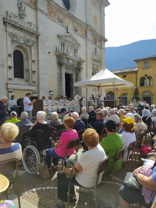 Il cardinale: “In questa casa siamo attesi perché figli amati”