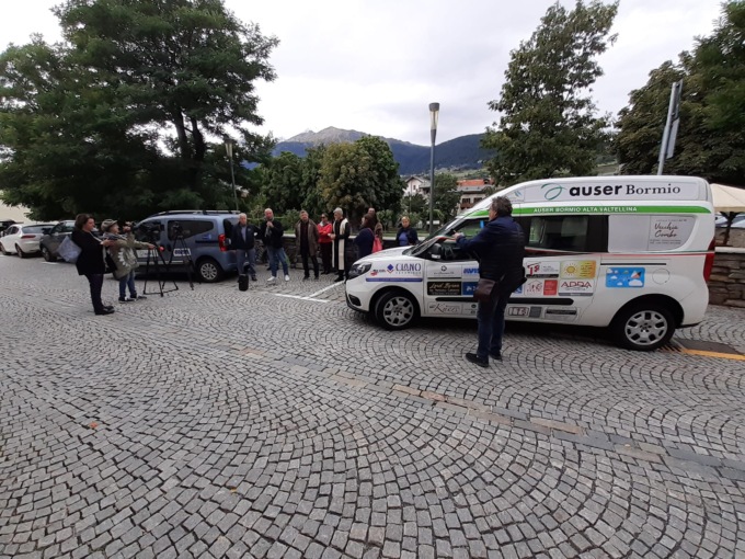 Ad Auser un nuovo automezzo attrezzato con pedana idraulica