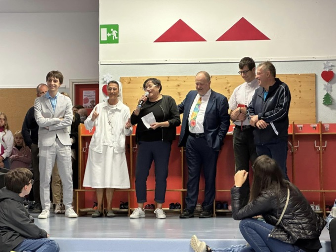 Inaugurata la biblioteca voluta dalla maestra Dona