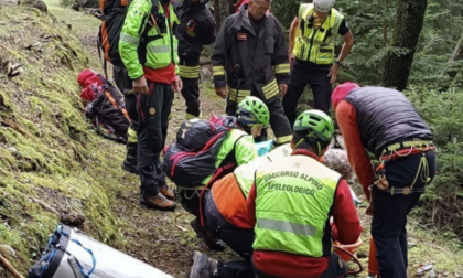 Soccorso alpino: 77enne scivola nel bosco a Campodolcino, trasportato in ospedale