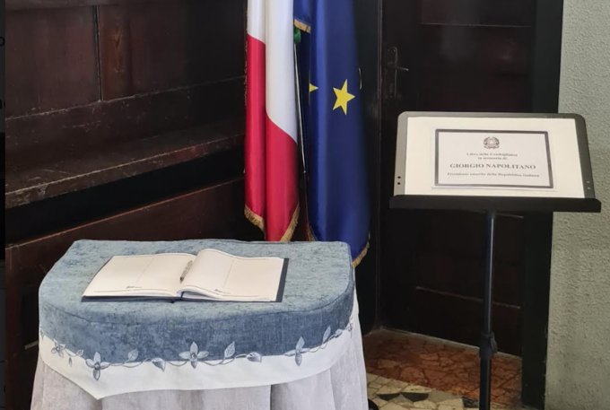 Aperto in Prefettura un registro di condoglianze per le esequie del Presidente Emerito Giorgio Napolitano