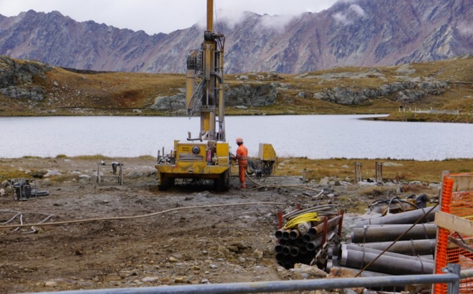 Scempio al Lago Bianco per innevamento artificiale, un’altra ferita all’ambiente montano
