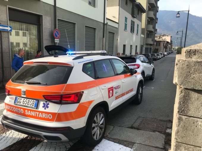 Grave incidente a Sondrio, pedone investito in via Lungo Mallero