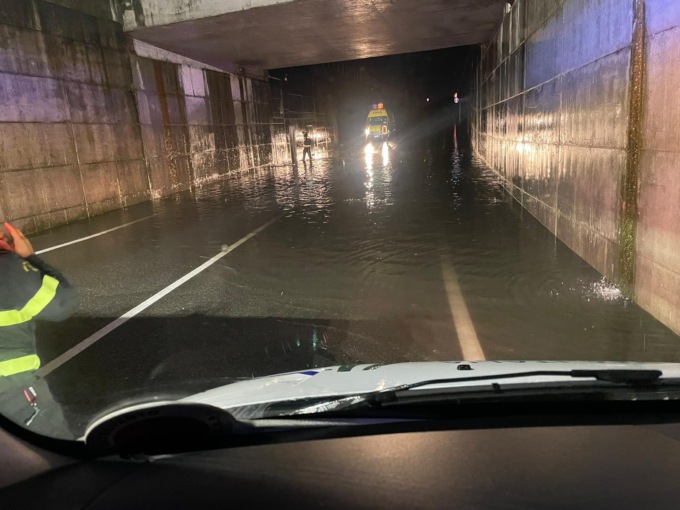 Sottopassaggio allagato tra SS 36 e SS 340