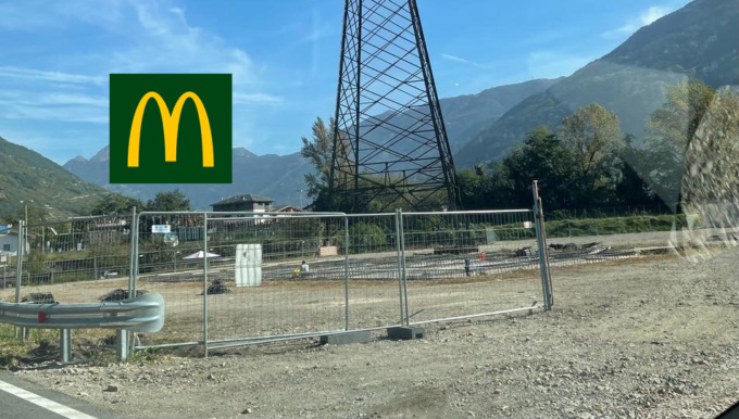 Nero su bianco: il McDonald’s a Villa di Tirano