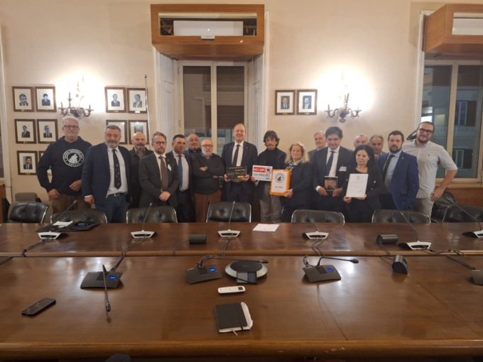 Consegnate 3109 firme per la tutela di persone e animali dai lupi