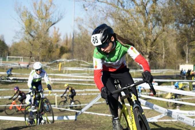 Vittoria di Beatrice Maifrè ed eccellenti risultati per gli atleti di Melavì Tirano Bike al “Ciclocross d’Autunno”