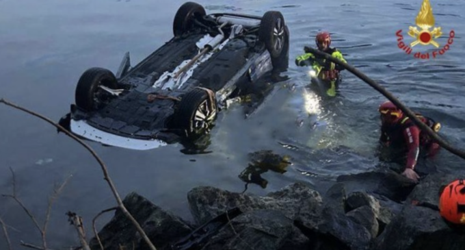 Auto nel Lago: l’atto di eroismo di una coppia per salvare gli occupanti