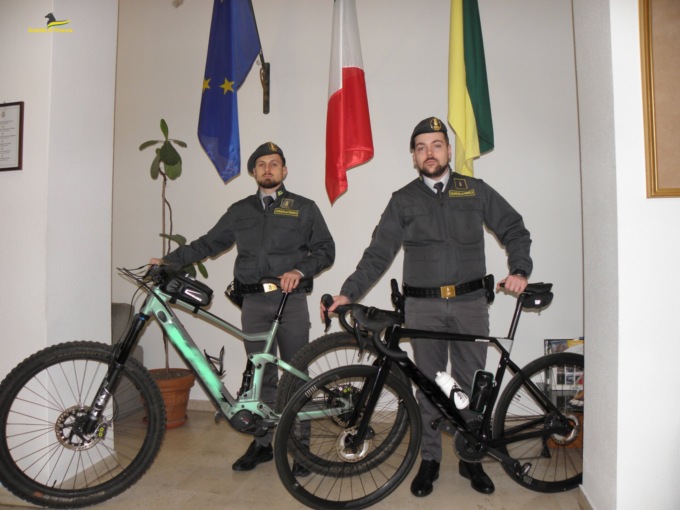 Scoperto contrabbando di biciclette vendute a Livigno