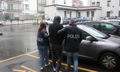Fermati con il taser nel bosco: arrestati due spacciatori ad Andalo Valtellino