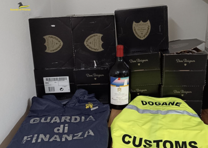 Traffico di alcol: confiscati al confine vini pregiati e champagne del valore di oltre 168mila euro