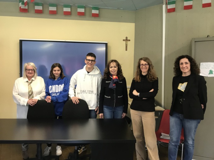 Gli studenti studiano la vita dei nostri scienziati