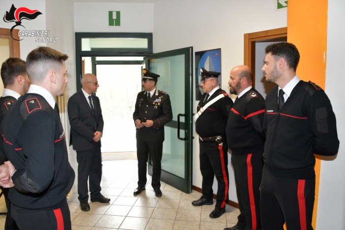Chiesa in Valmalenco: attentato incendiario contro la Stazione dei  Carabinieri