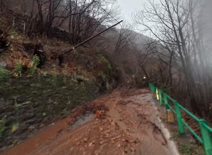 Smottamento sulla strada per la Val Tartano