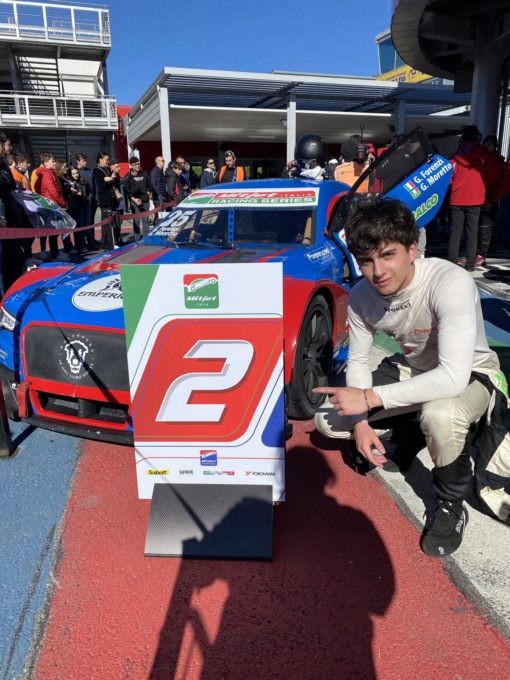 Automobilismo: Giuseppe Forenzi sul podio a Vallelunga