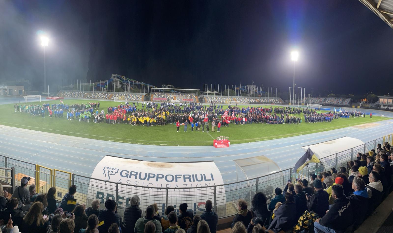 serata di apertura con 119 squadre a Lignano